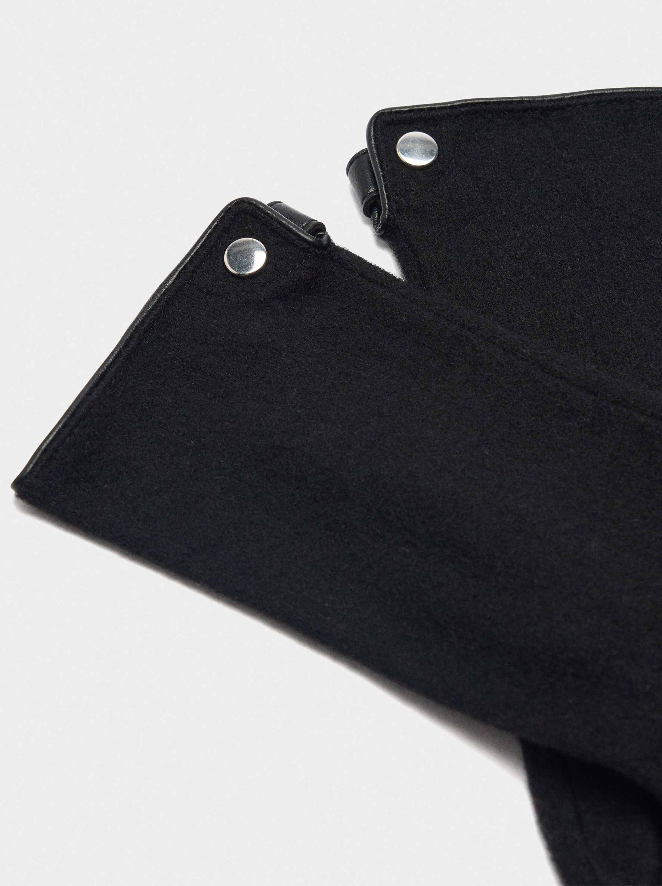 Wool gloves image number 1.0