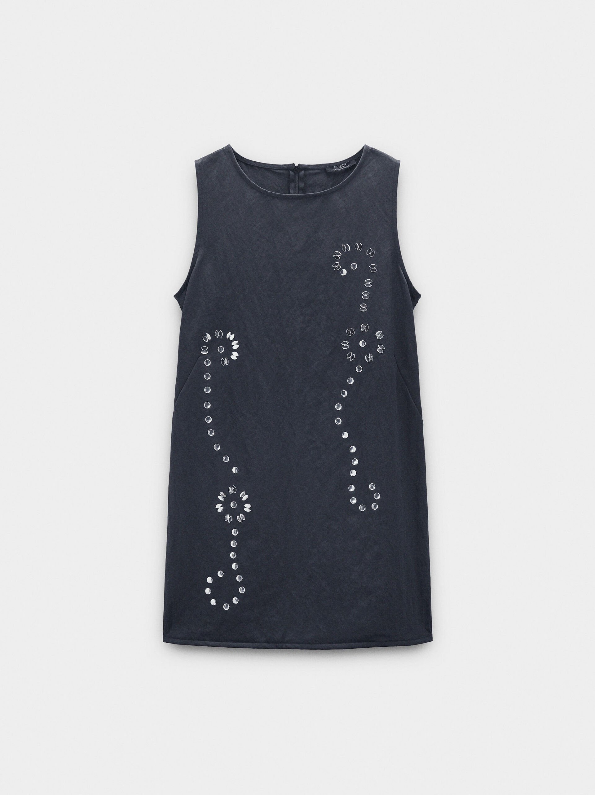 Short dress shiny details image number 4.0