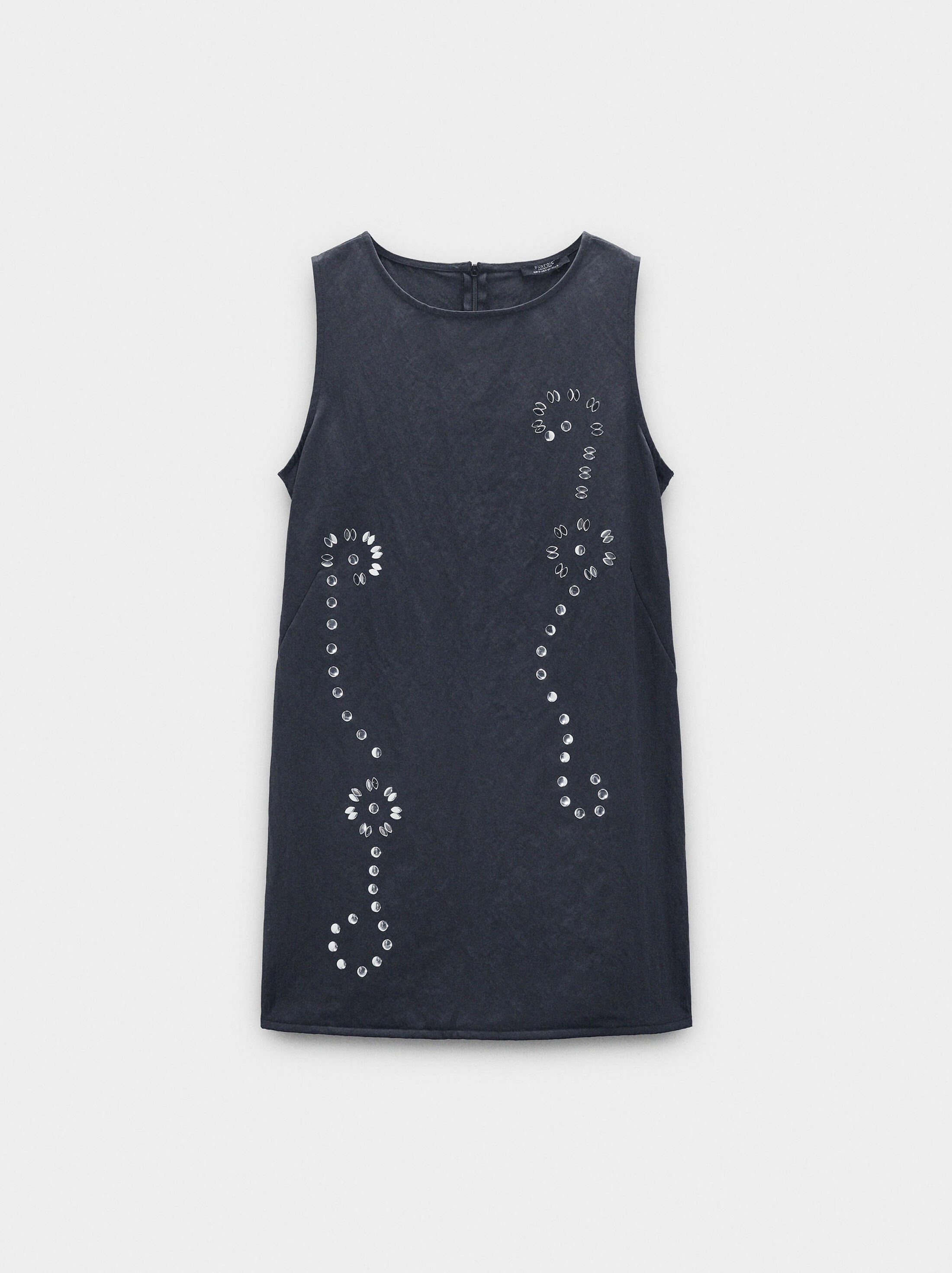 Short dress shiny details image number 4.0