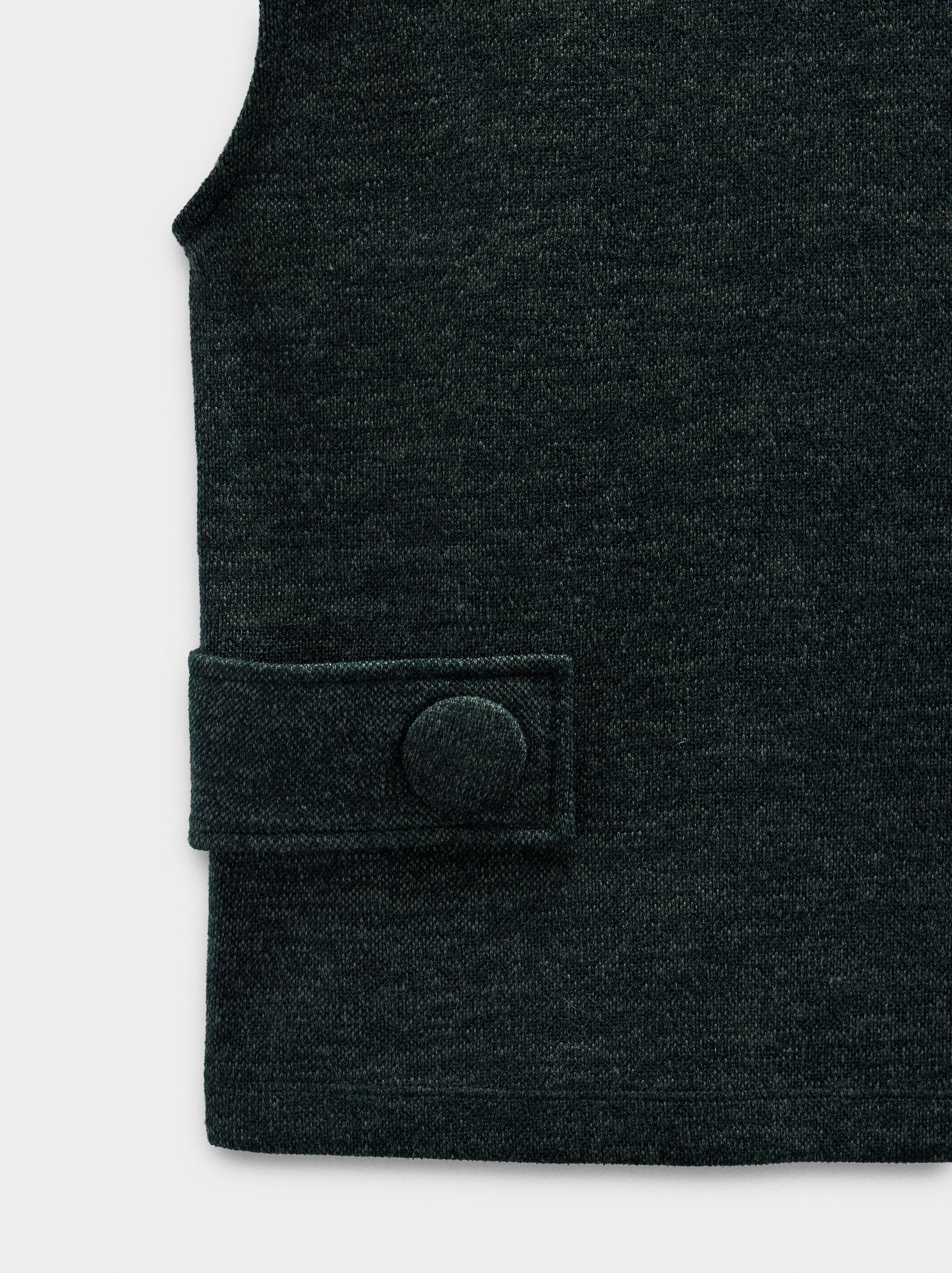 Top with side details image number 5.0