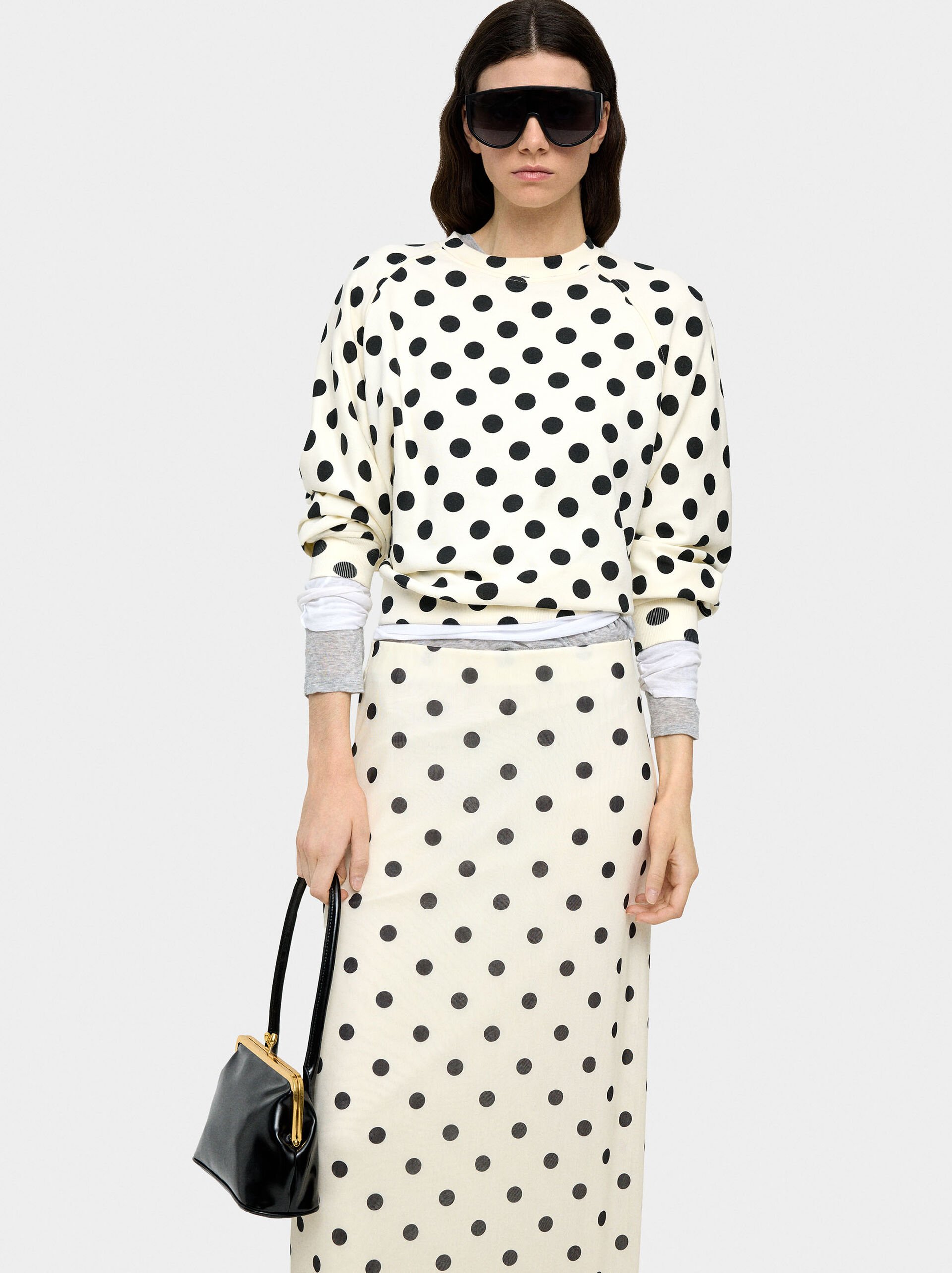 Sweatshirt with polka dots image number 1.0