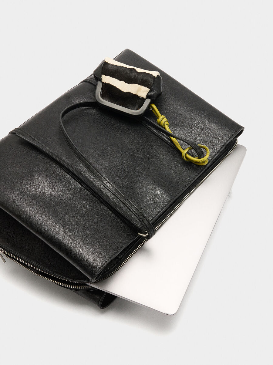 Bolso para portátil 13" con colgante de piel