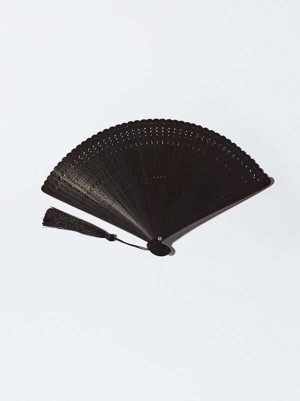 Bamboo perforated fan