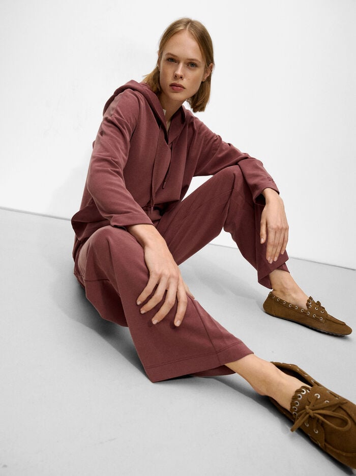 CONJUNTO SUDADERA Y PANTALÓN