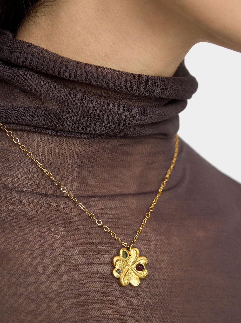 Necklace pendant clover with stones - 18k gold swim