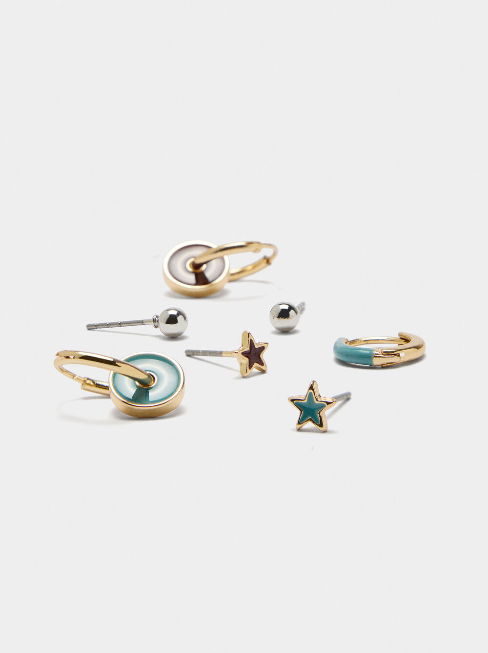 Set of earrings with enamel