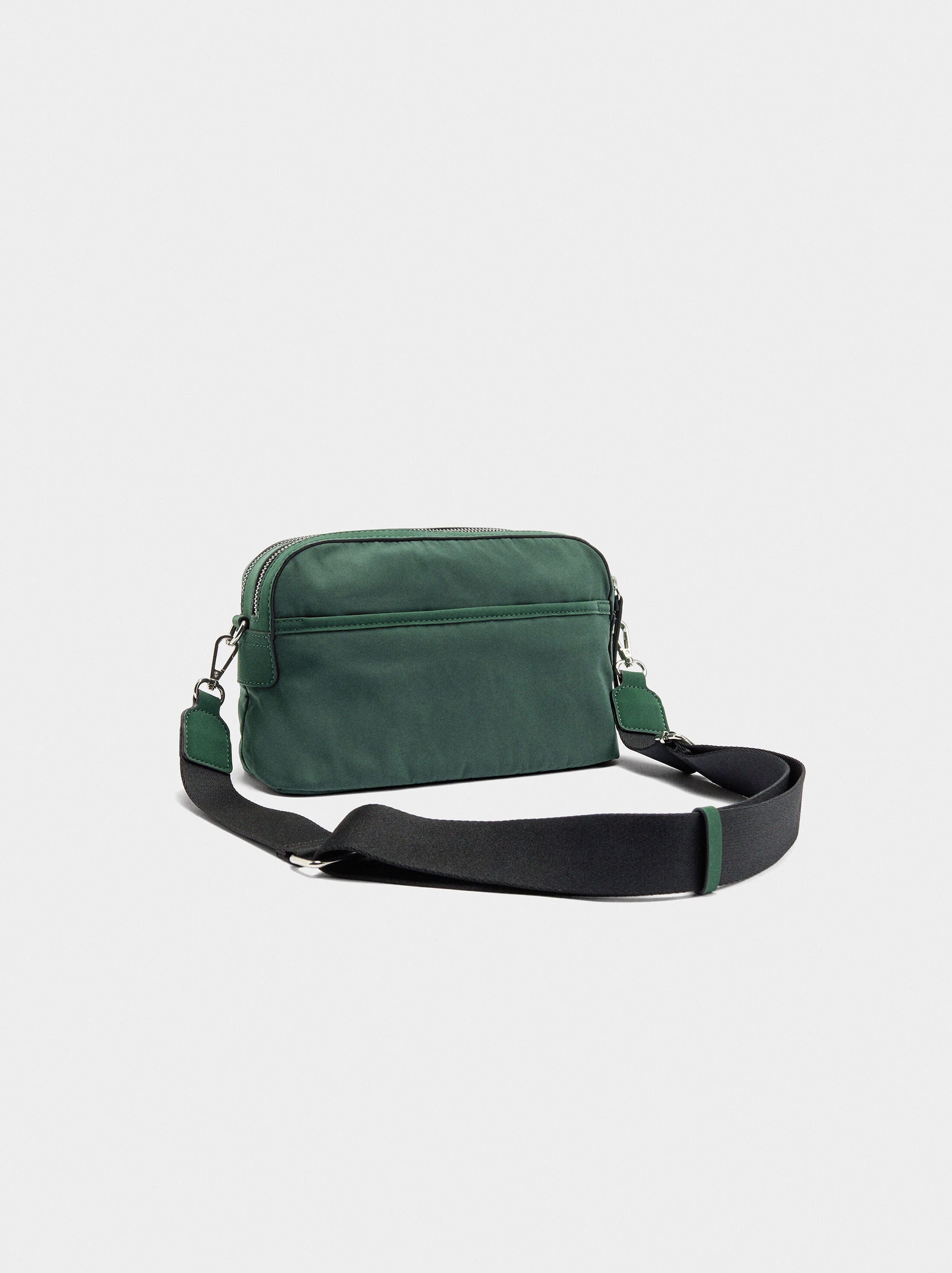 Bolso bandolera de nylon con solapa image number 3.0