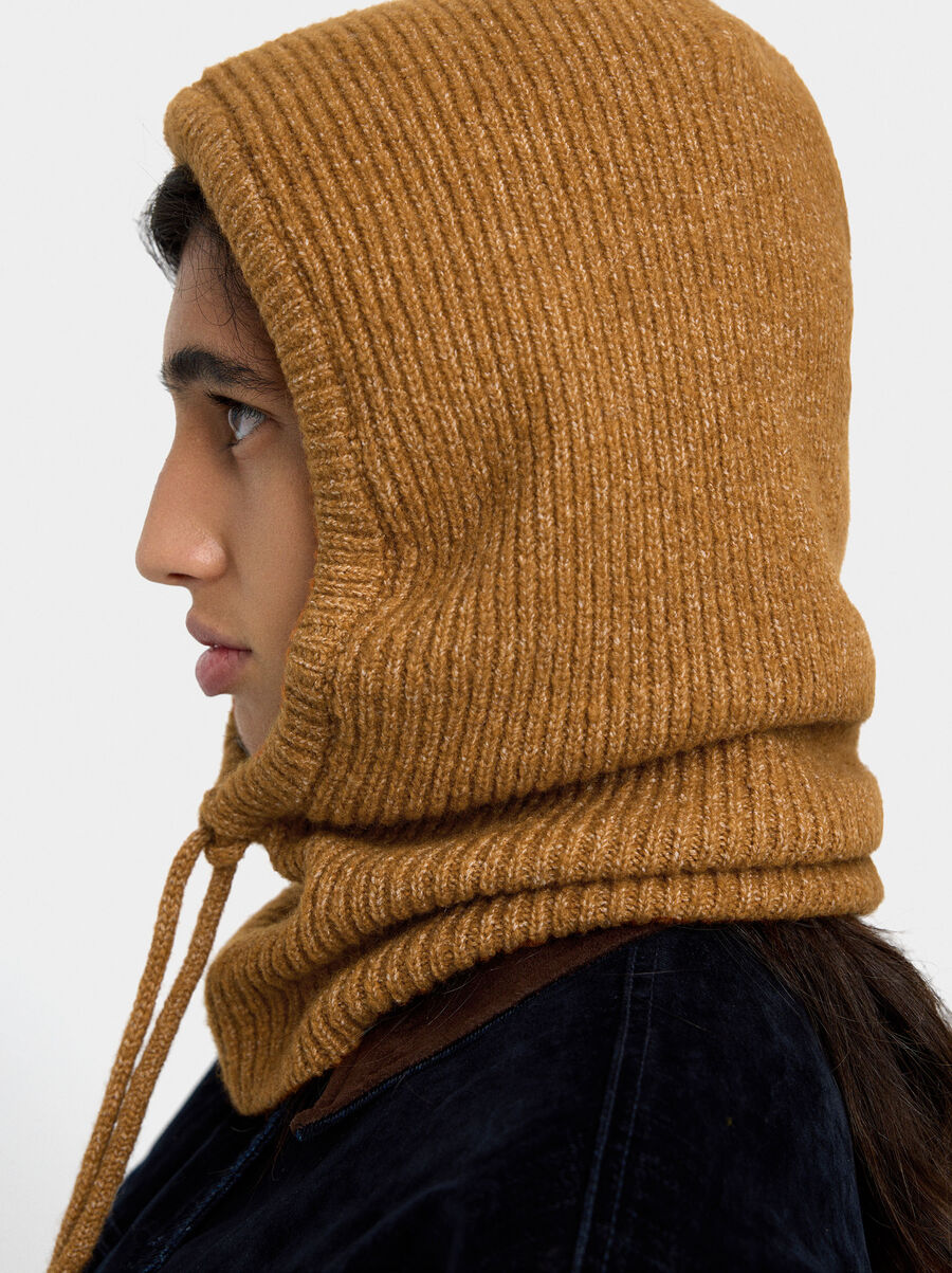 Balaclava de punto con tiras