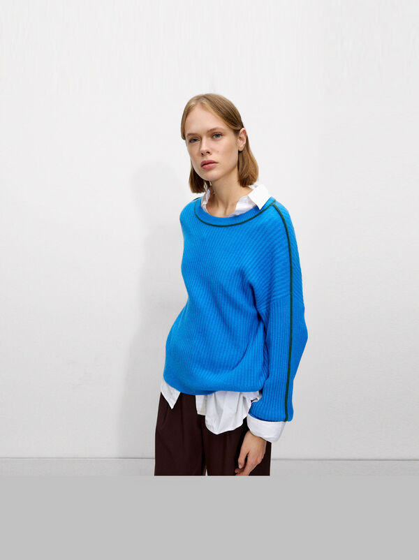 Knit sweater with contrast detail