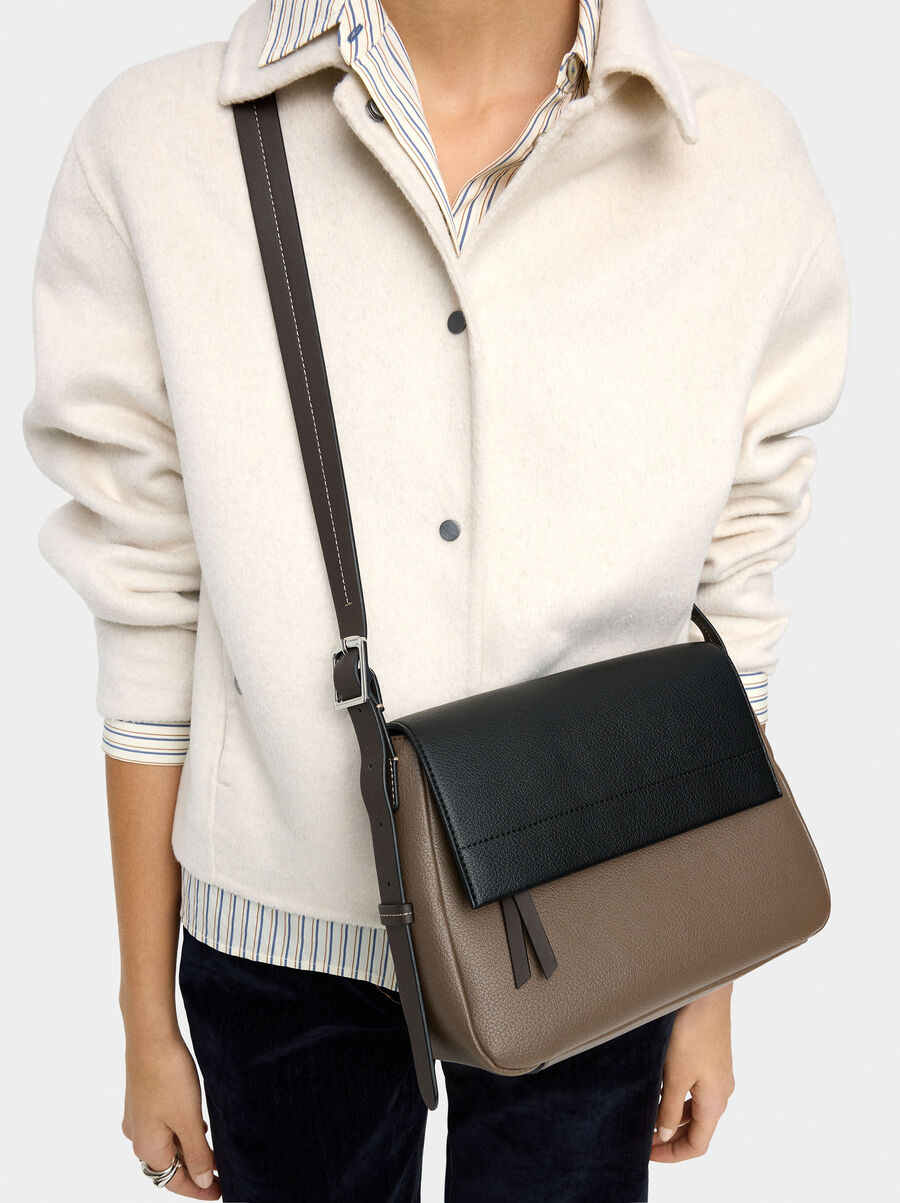 Bolso bandolera color block con solapa