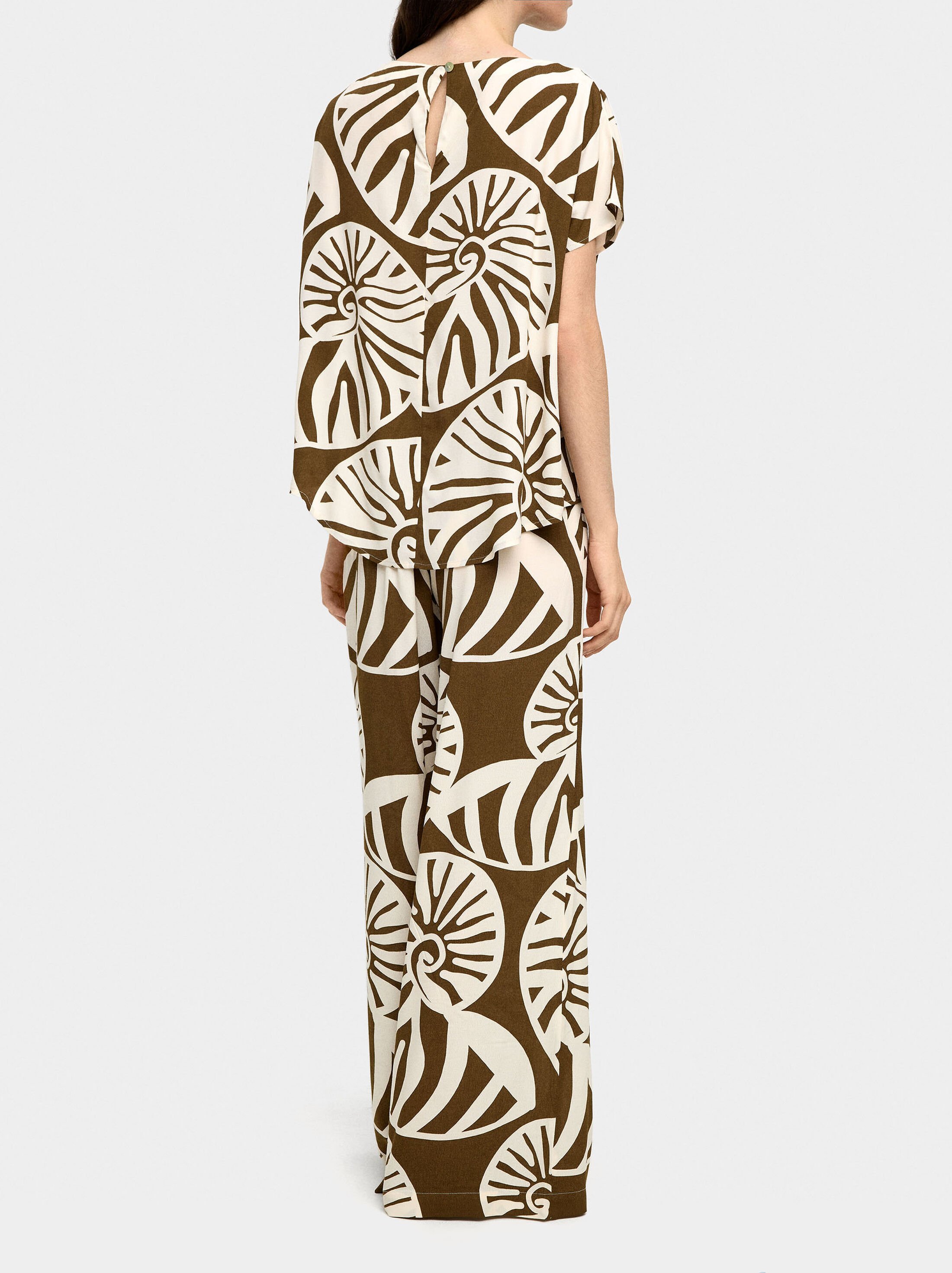 Blusa estampada image number 3.0
