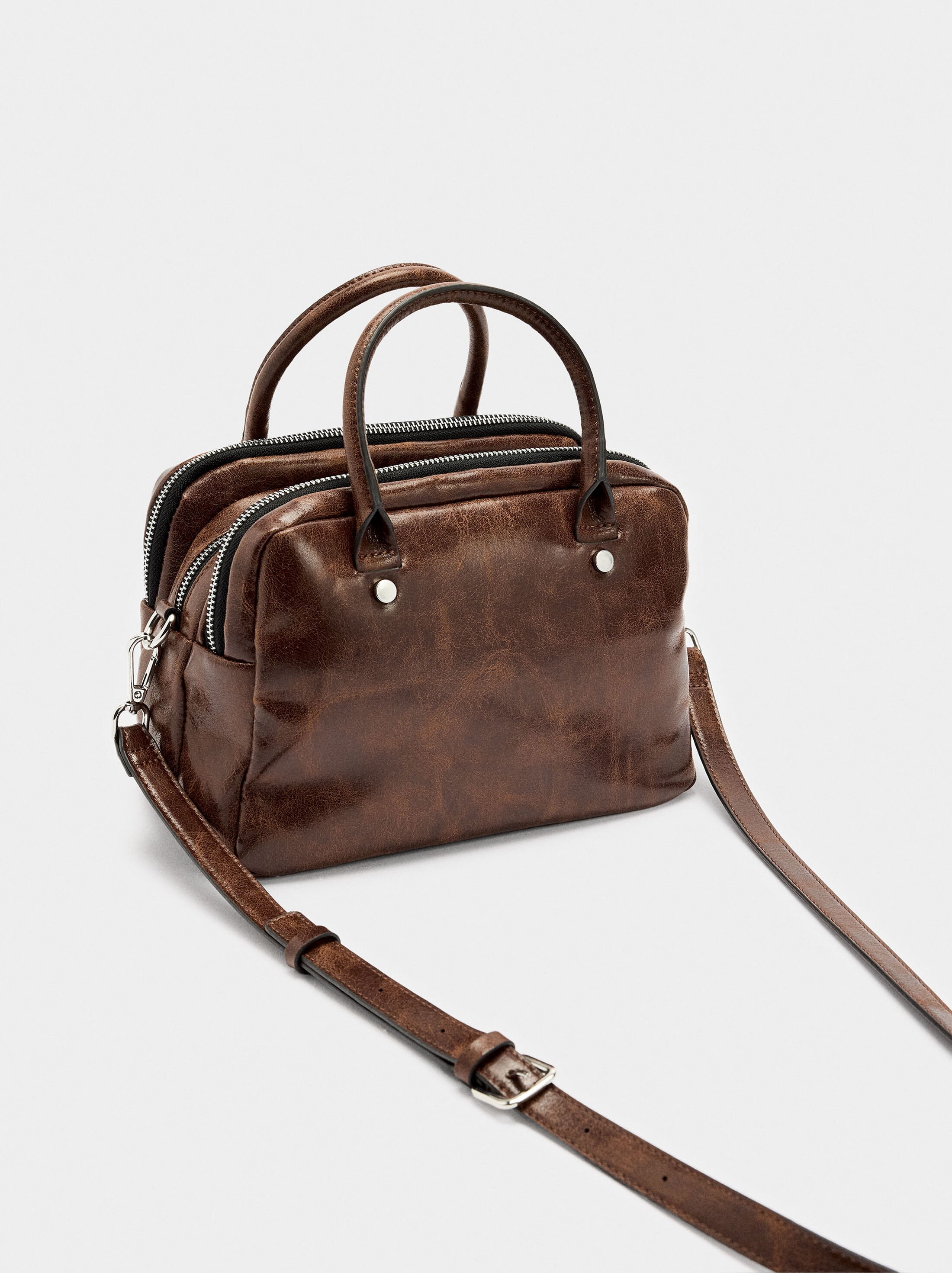 Bowling bag with cracked effect image number 3.0