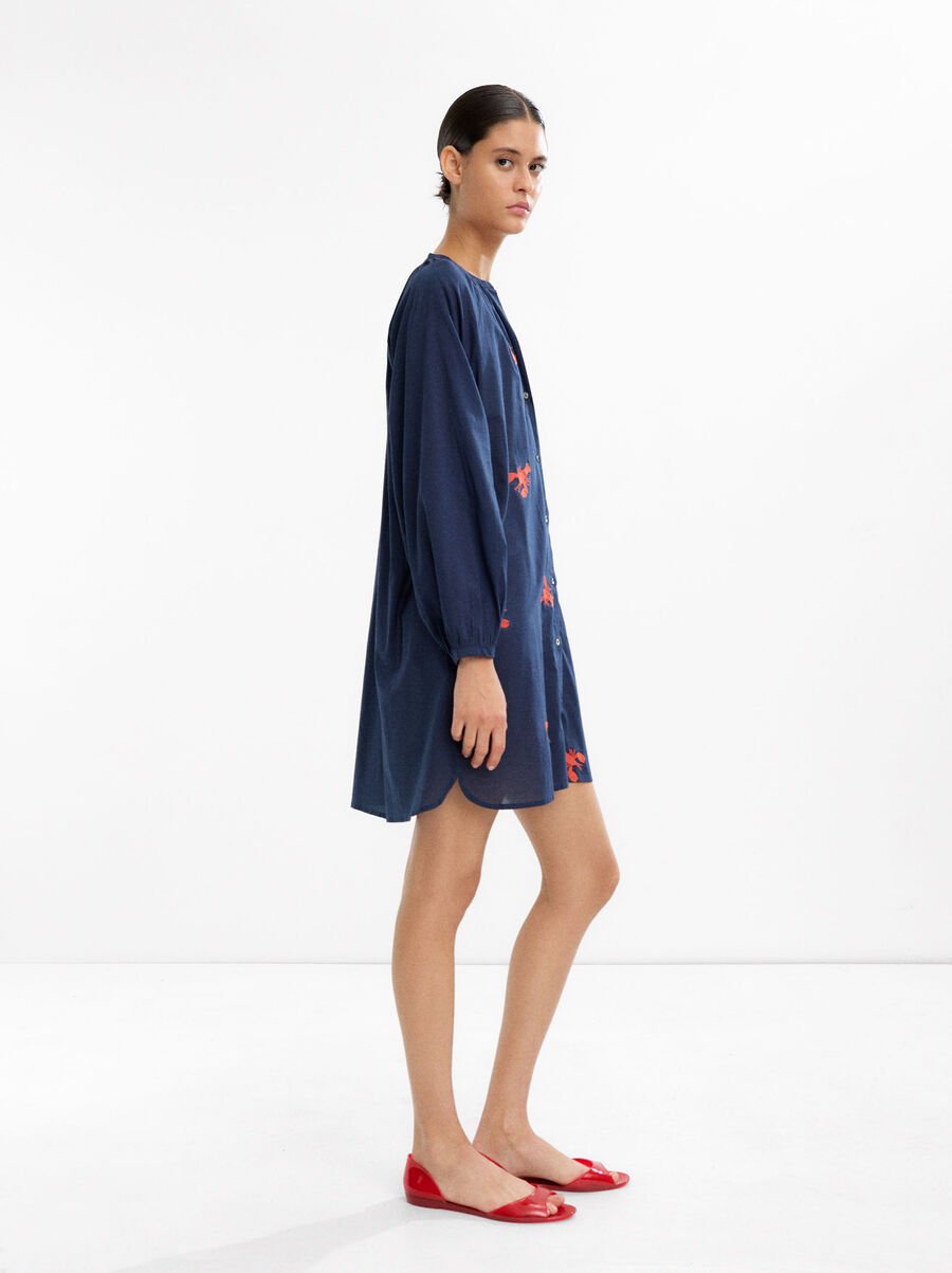 Robe avec broderies en 100% coton