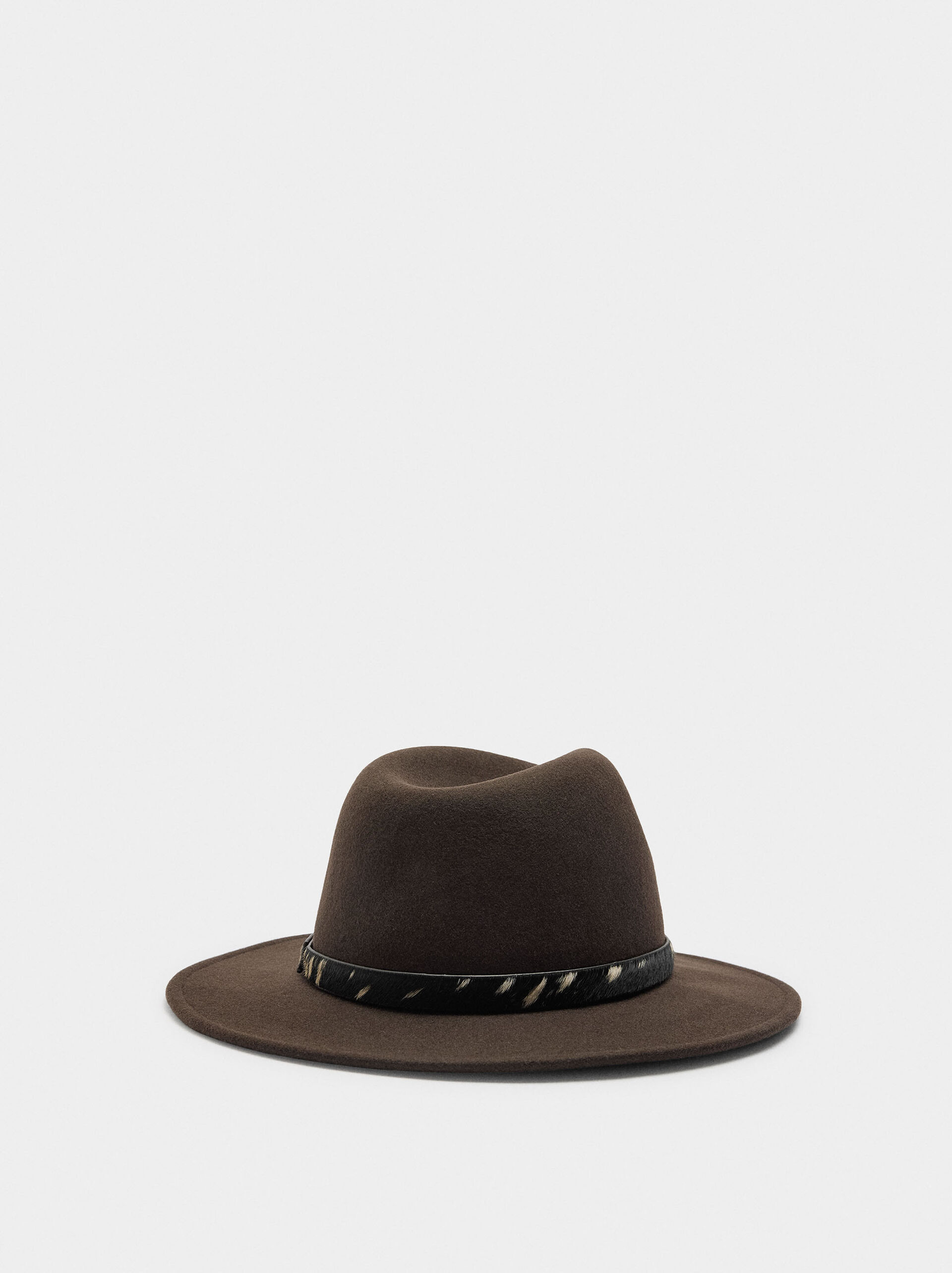Hat with wool and leather belt image number 3.0
