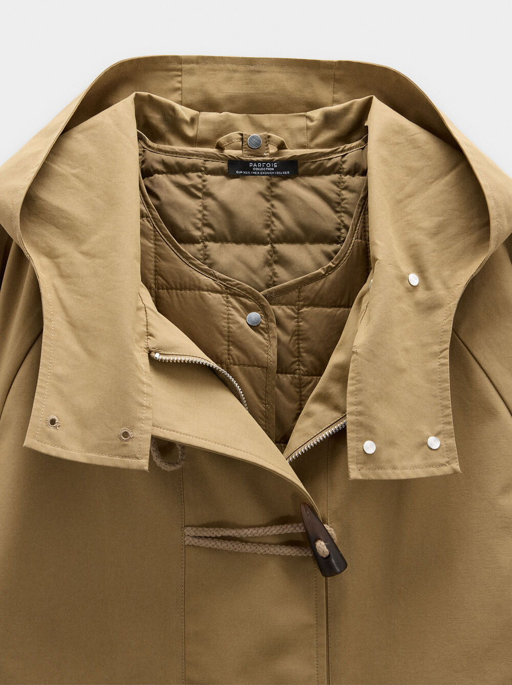 Chaqueta con capucha y chaleco