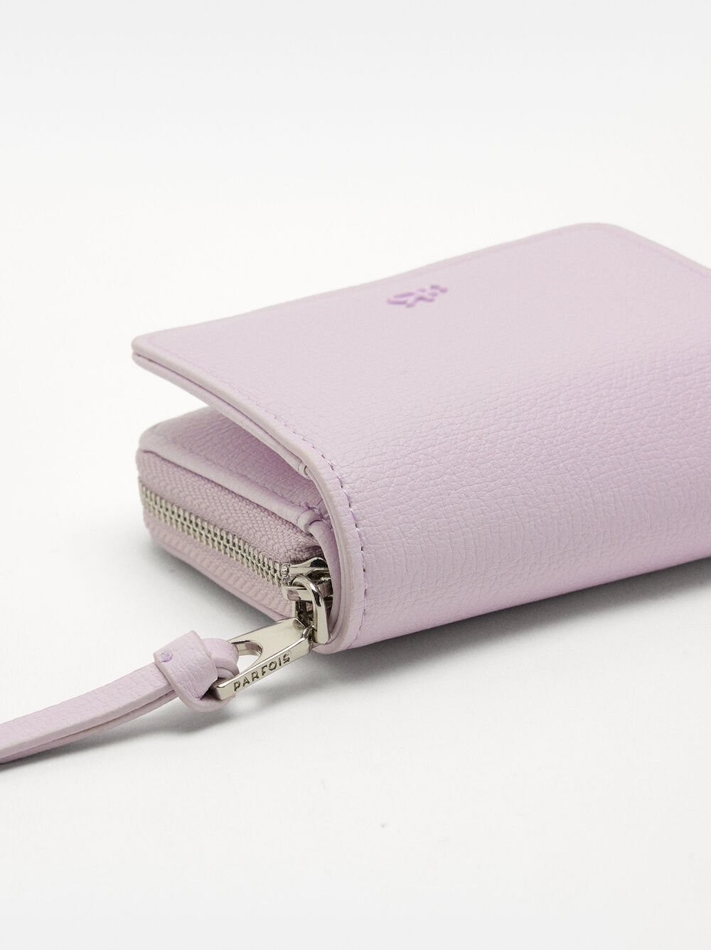 Basic textured wallet