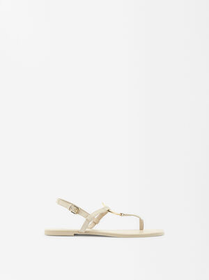 Flat Sandals With Metallic Detail image number 2.0