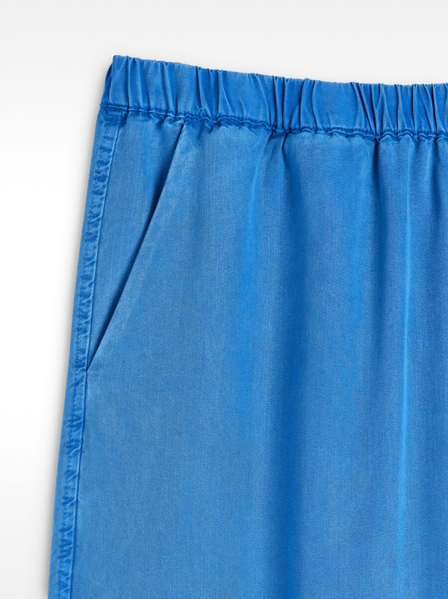 Loose-fitting trousers with elastic waistband