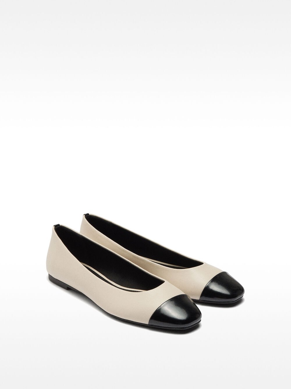 Contrast ballet flats 