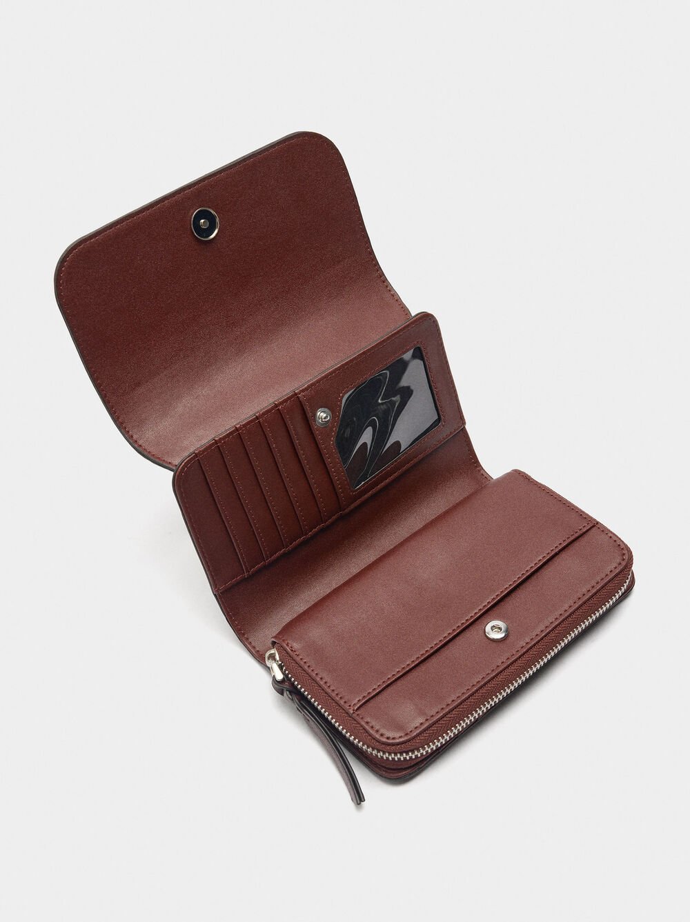 Wallet with leather details with flap