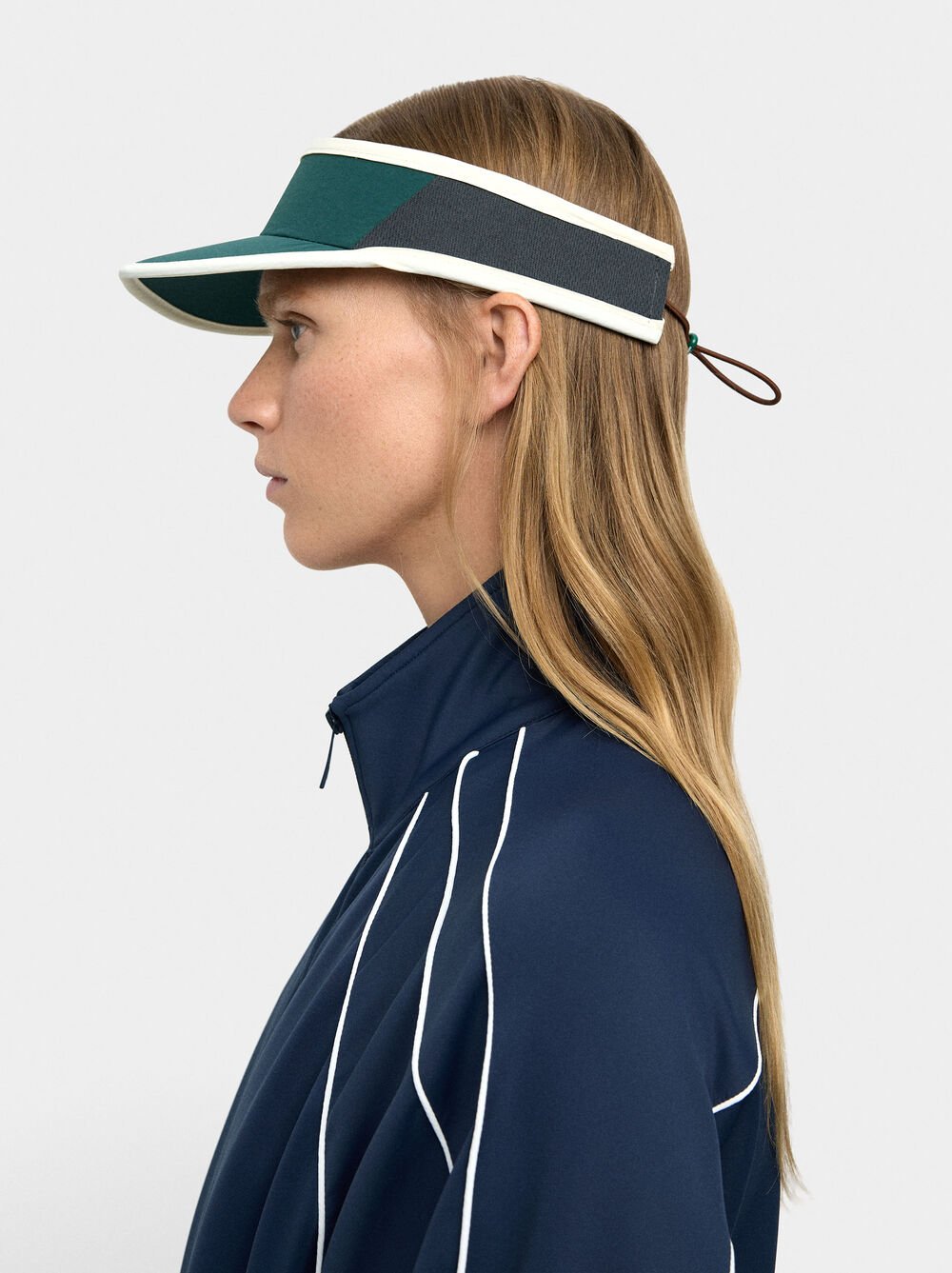 Nylon visor with contrast piping