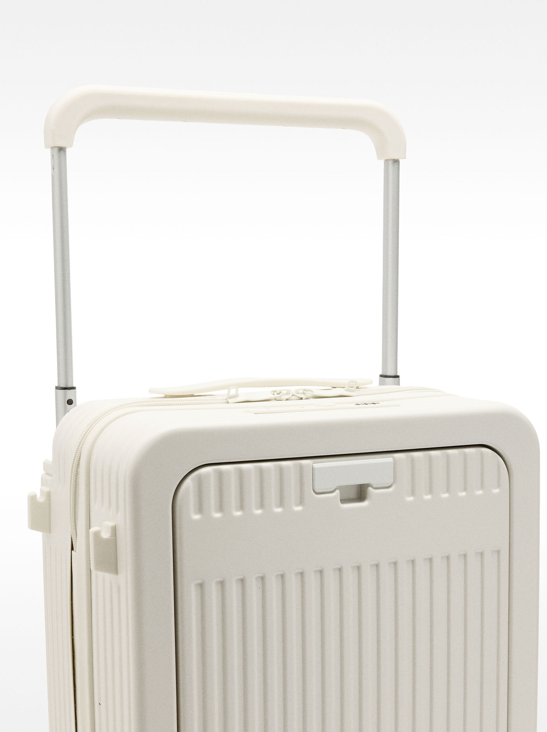 Travel suitcase with texture image number 3.0