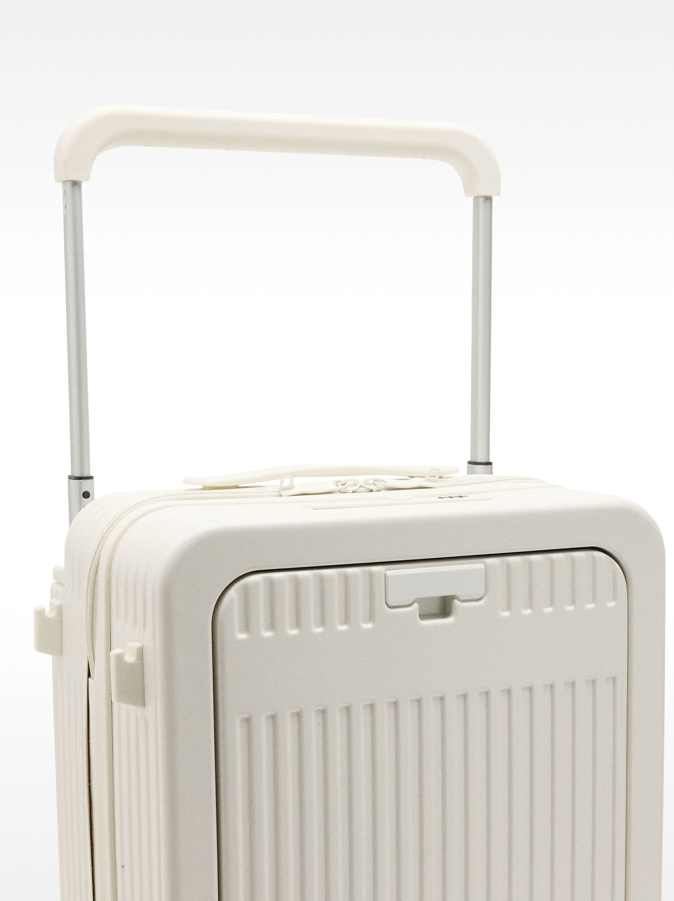 Travel suitcase with texture image number 3.0