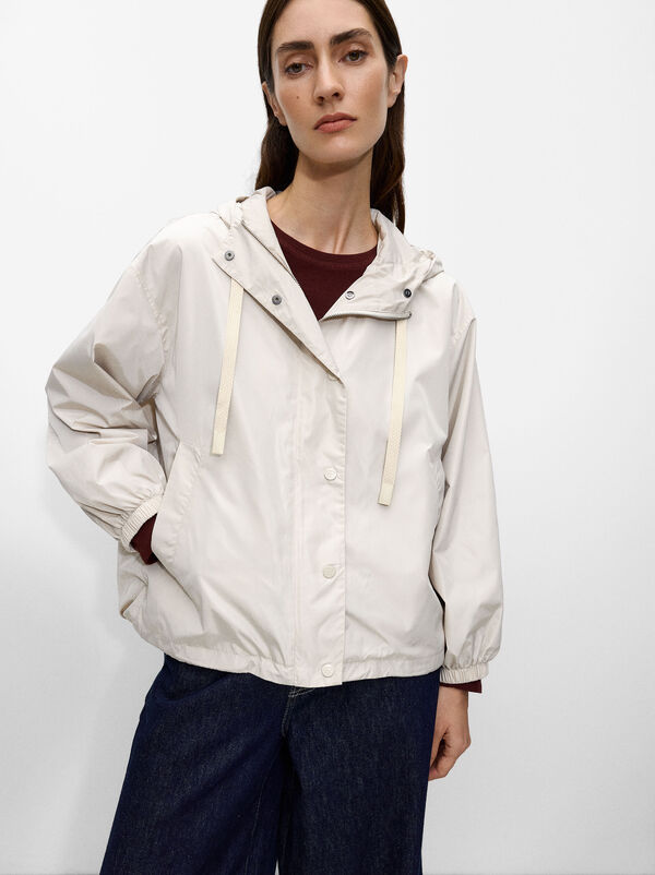 Light parka with hood