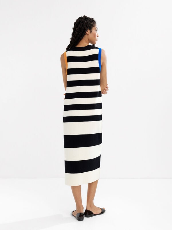 Knit dress with stripes