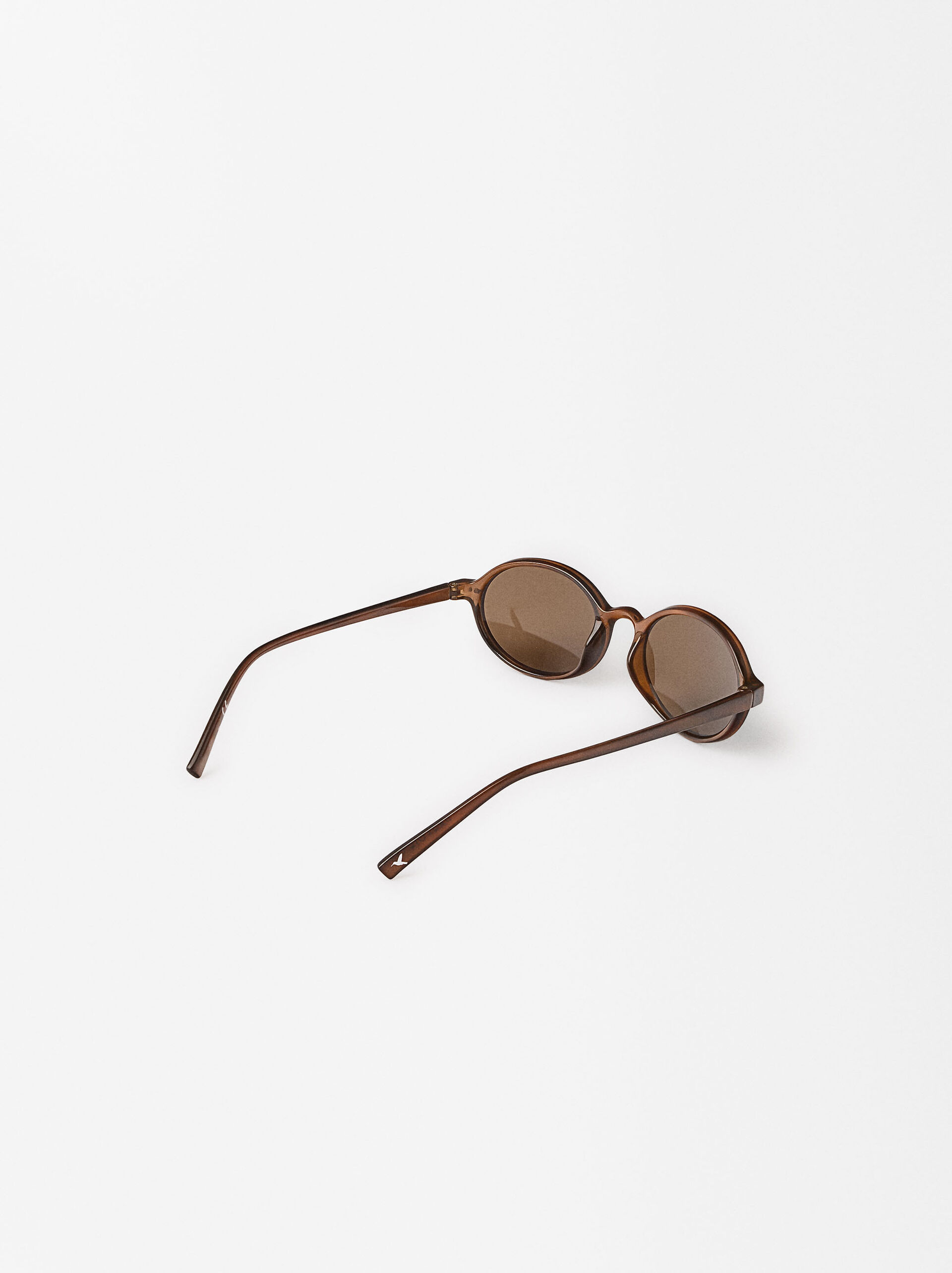 Round sunglasses image number 3.0