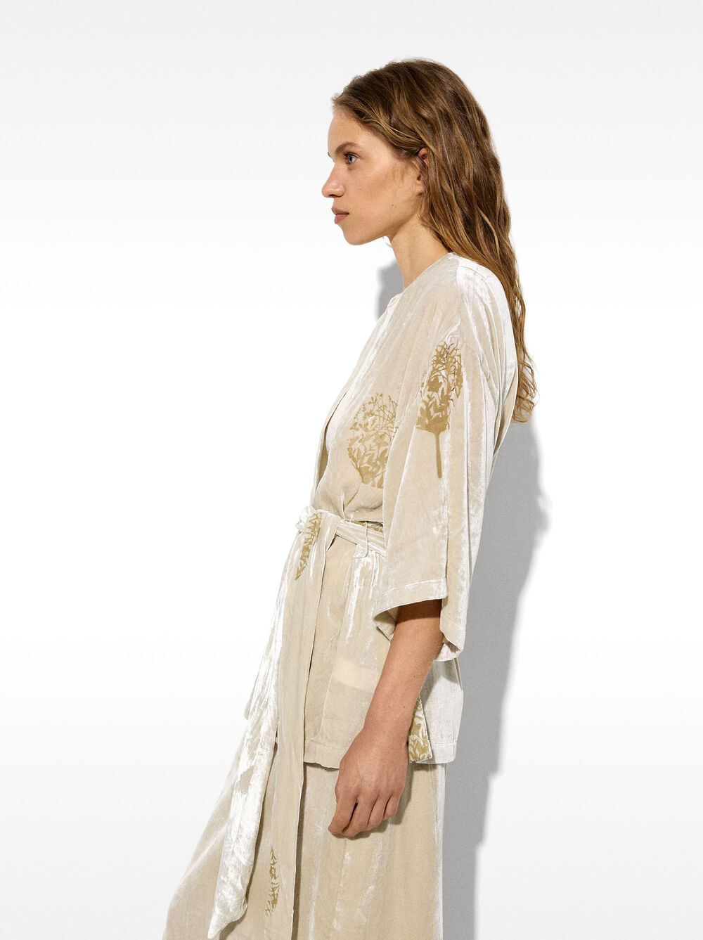 Velvet printed kimono