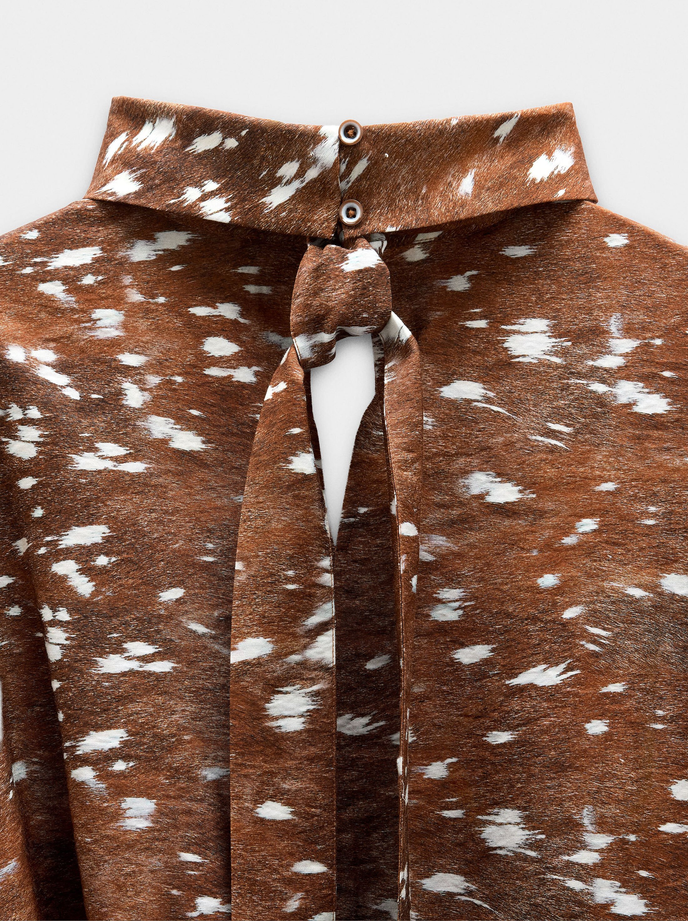 Long-sleeve animal print blouse image number 5.0
