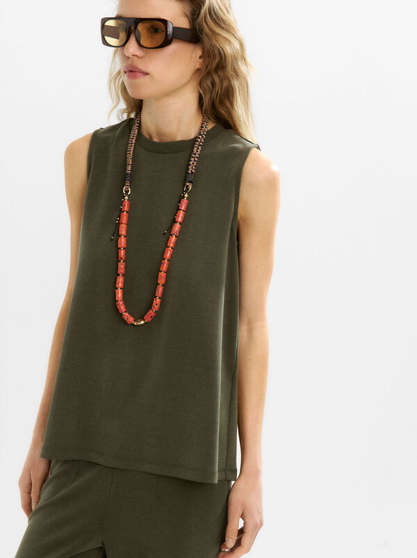 Plain top with pleat