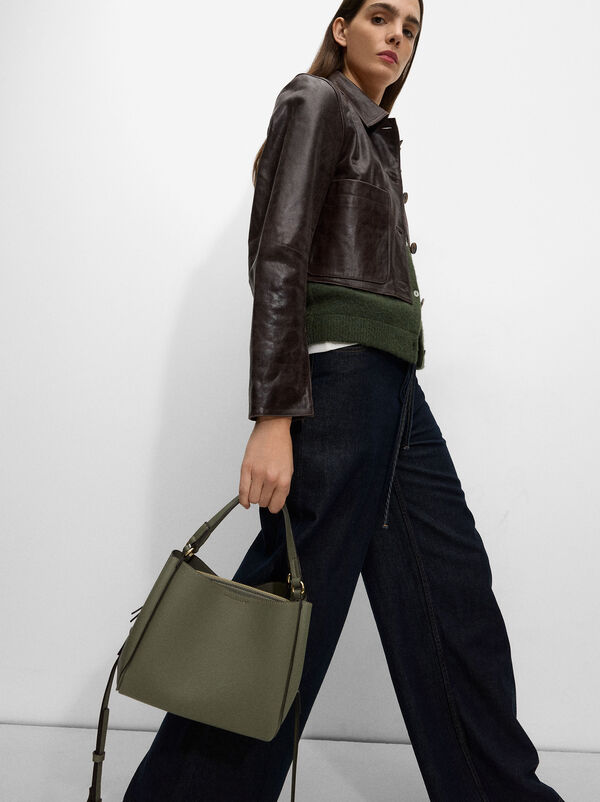 Tote bag with shoulder strap