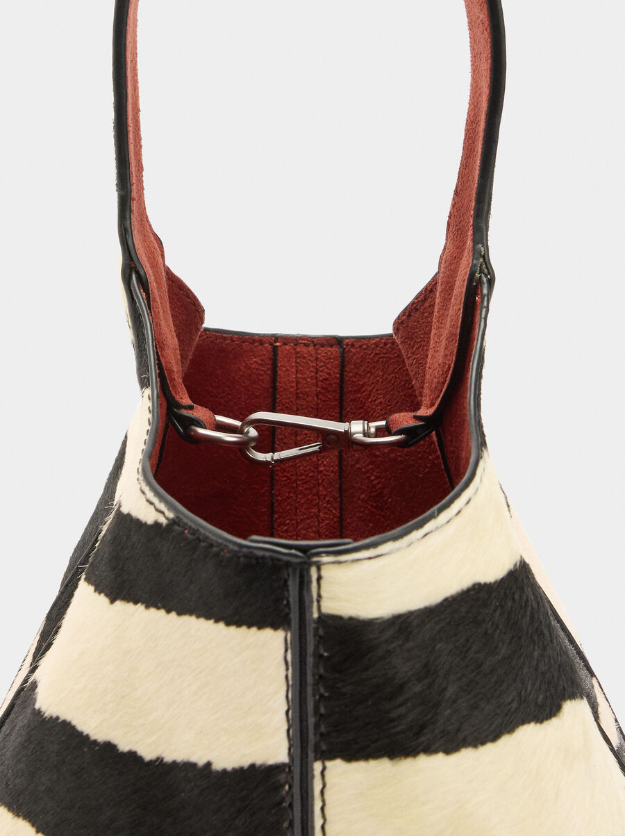 Bolso bombonera de piel con contraste