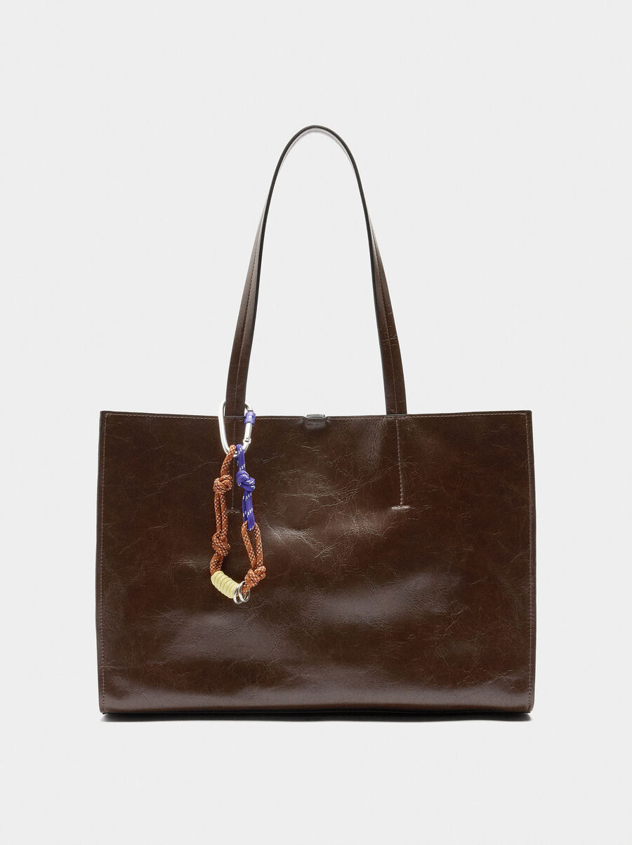 Shopper bag with pendant