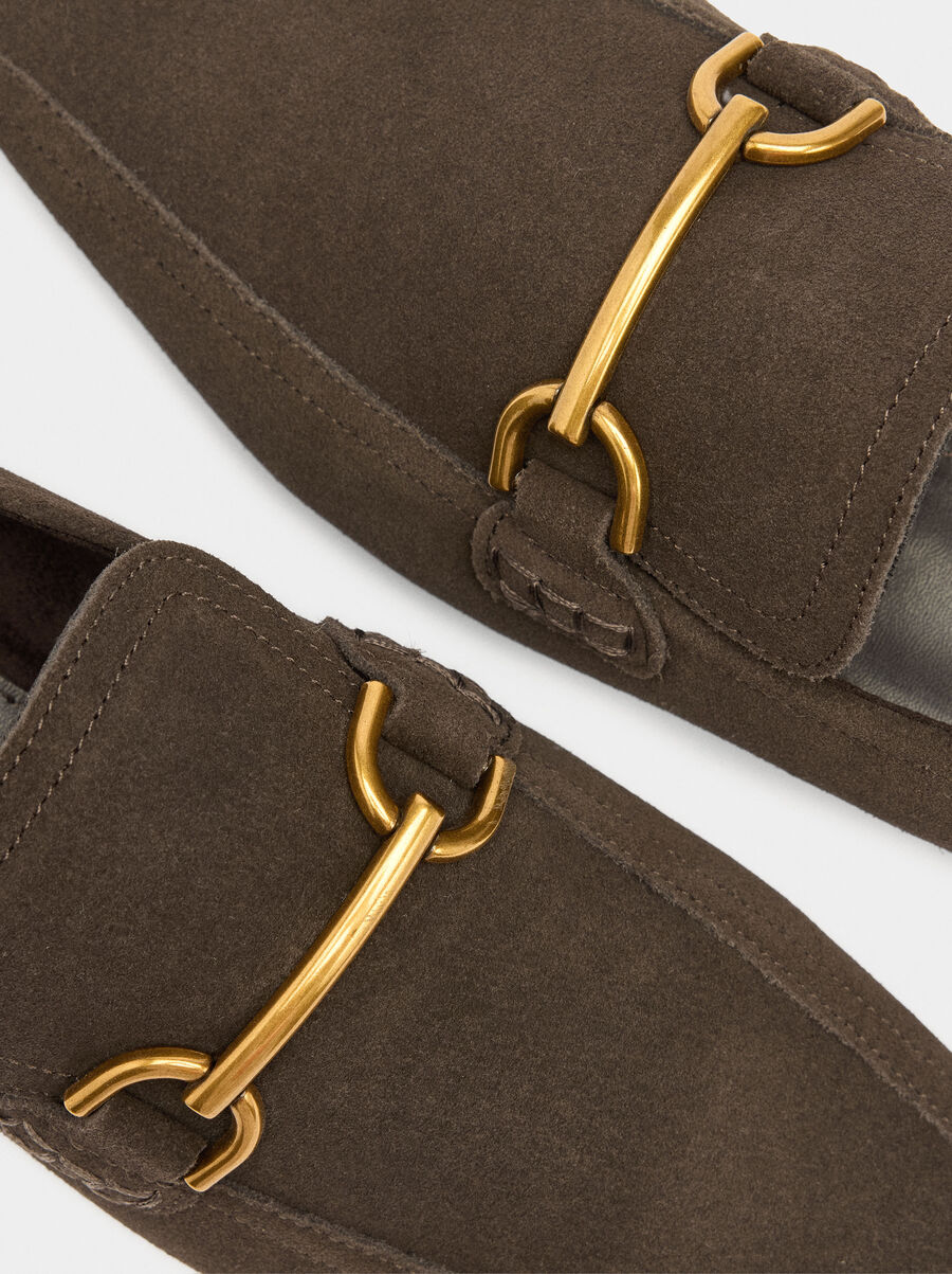 Leather moccasins with metallic detail