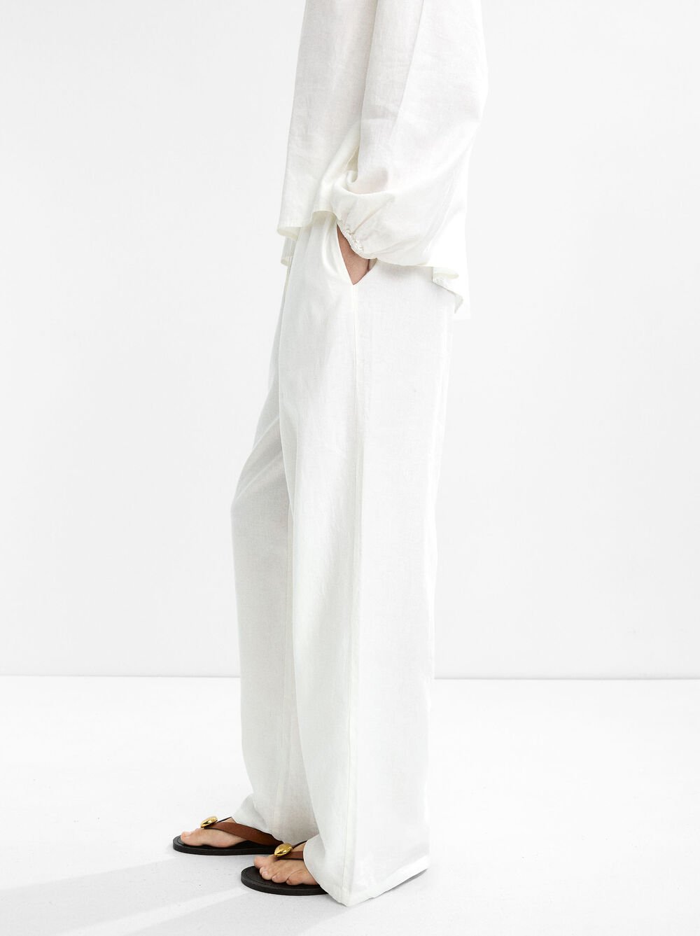 Trousers with linen elastic waistband