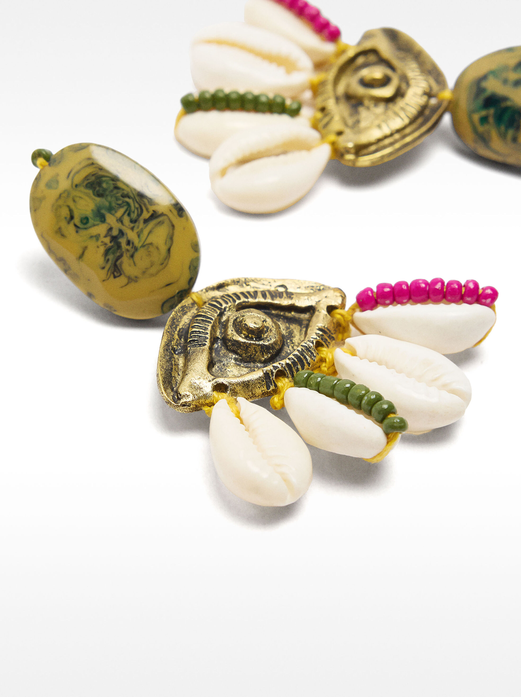 Earrings with shells image number 1.0