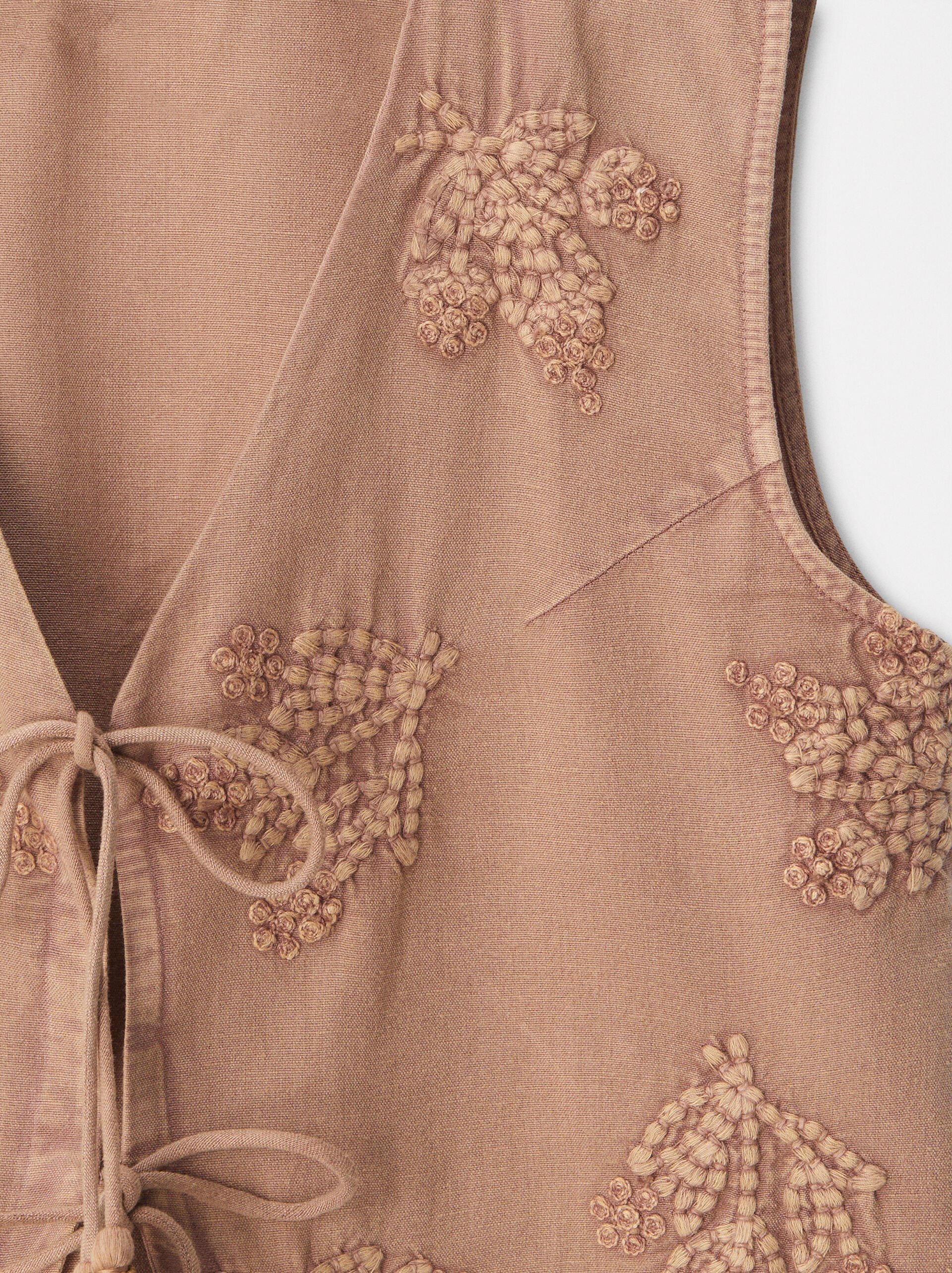 Embroidered Vest With Bows