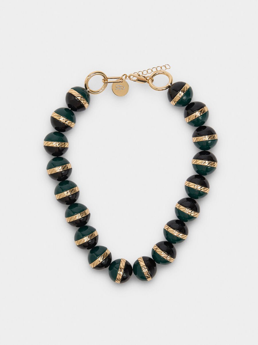 Collar corto con cuentas de resina