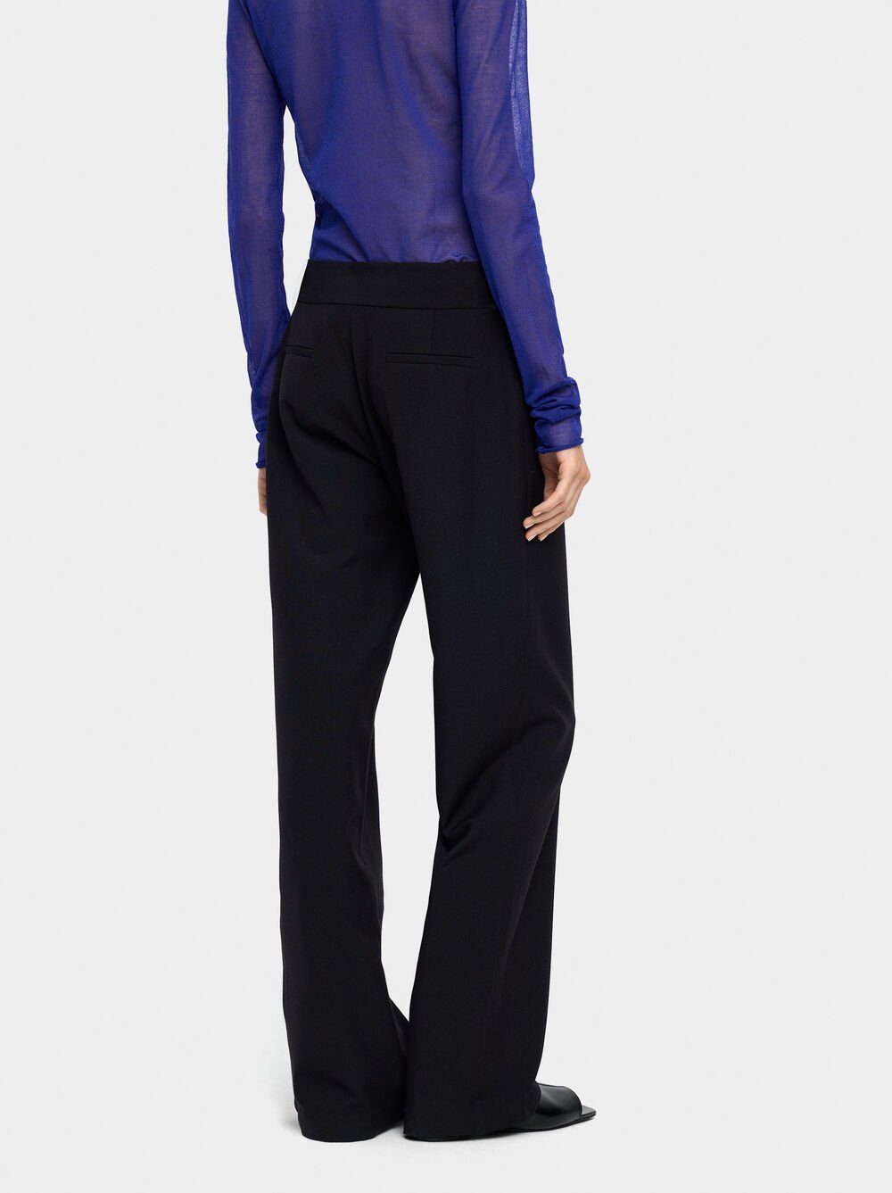 Straight trousers with mid-rise waist