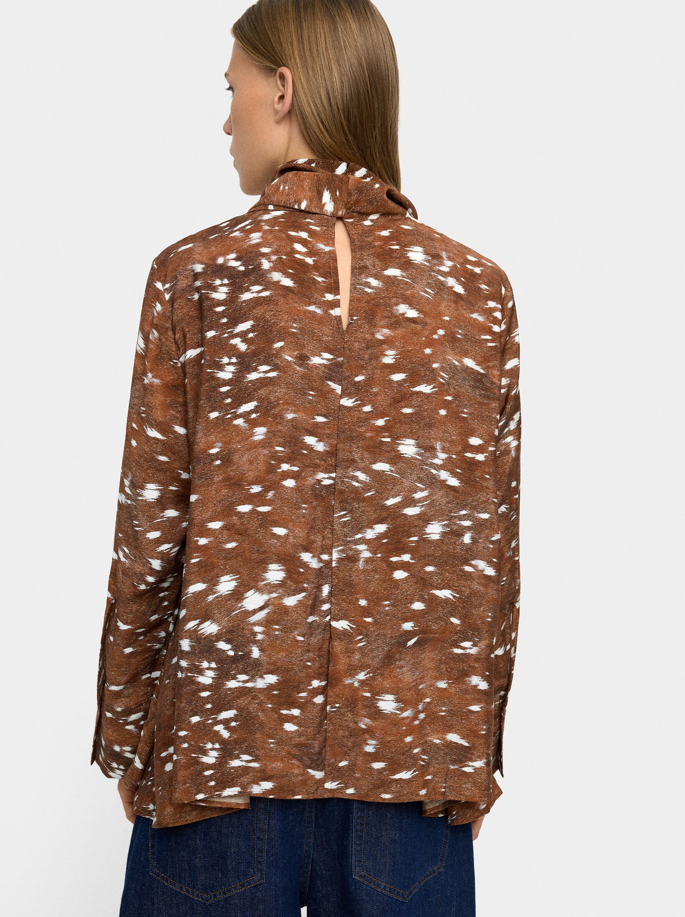 Long-sleeve animal print blouse image number 3.0