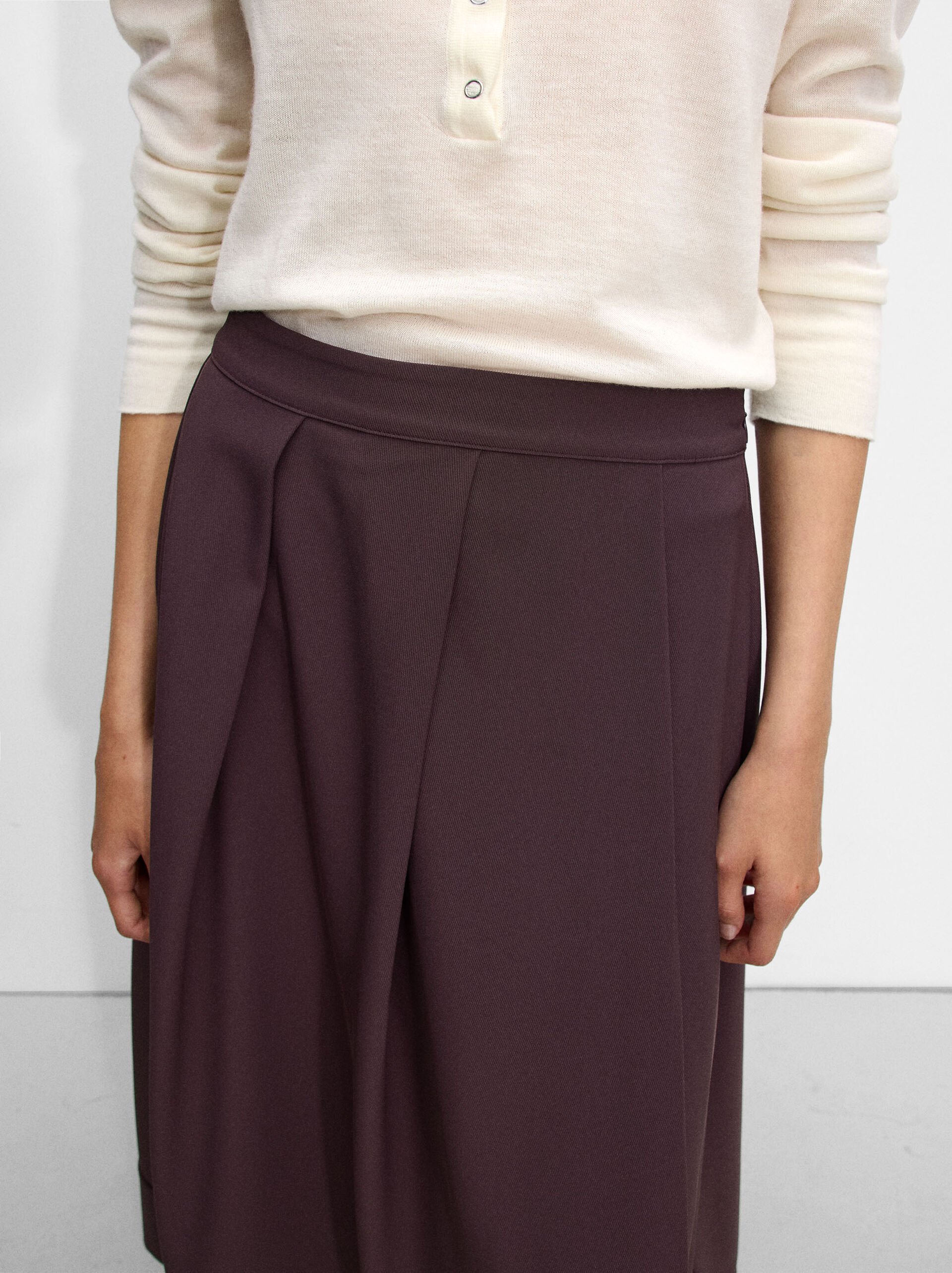 Long pleated skirt image number 3.0