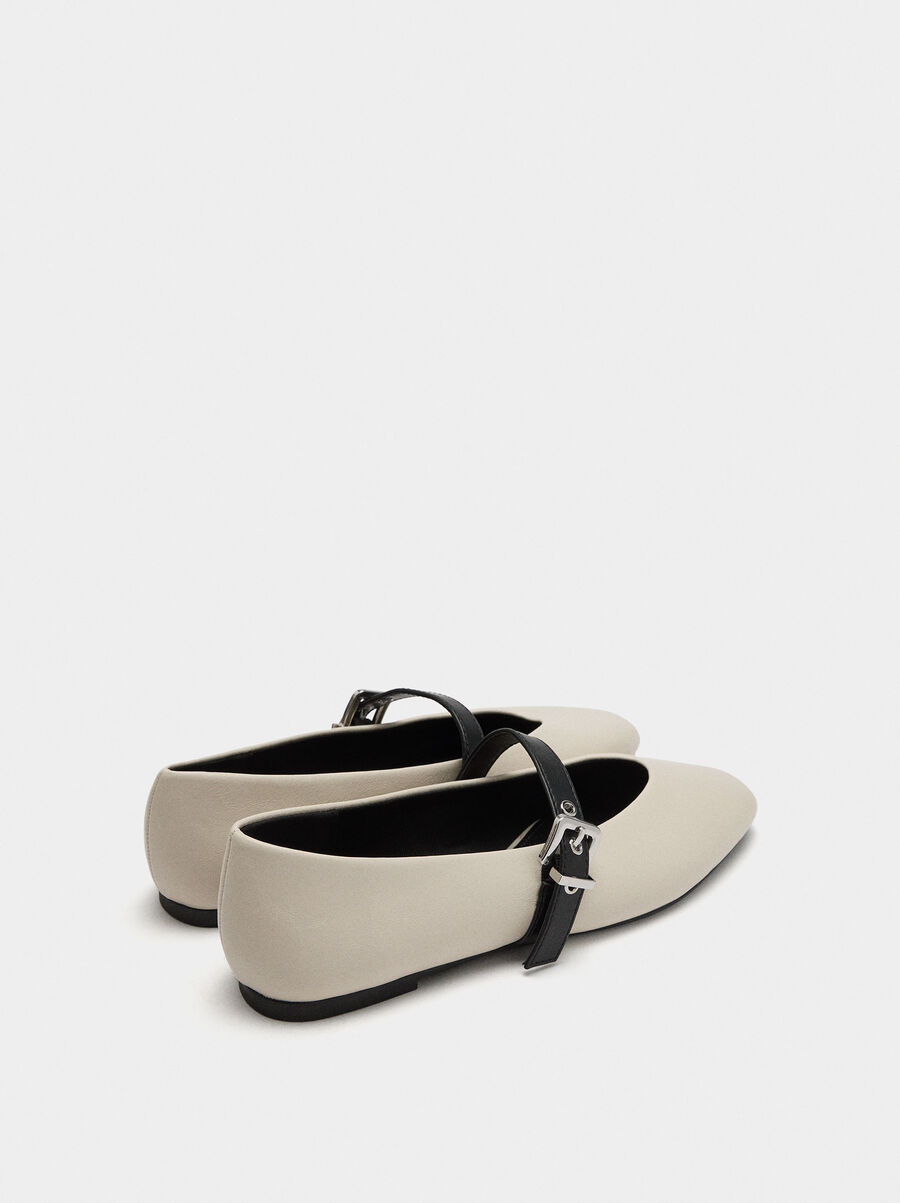 Two-tone ballet flats with strap