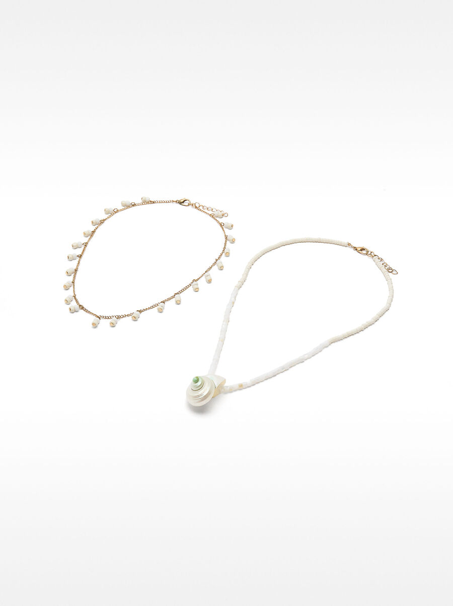 Necklace set with shells