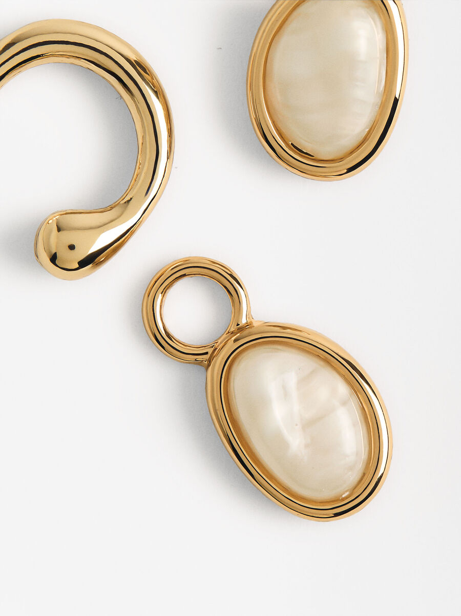 Open hoops with an oval pendant