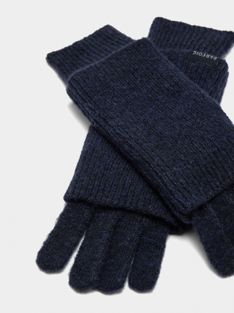 Knit gloves