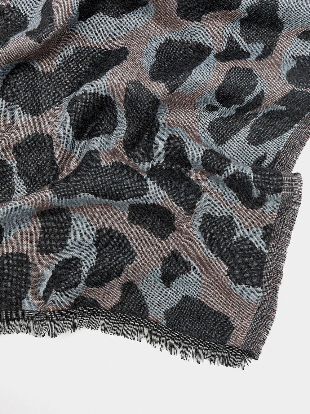 Scarf with animal printed