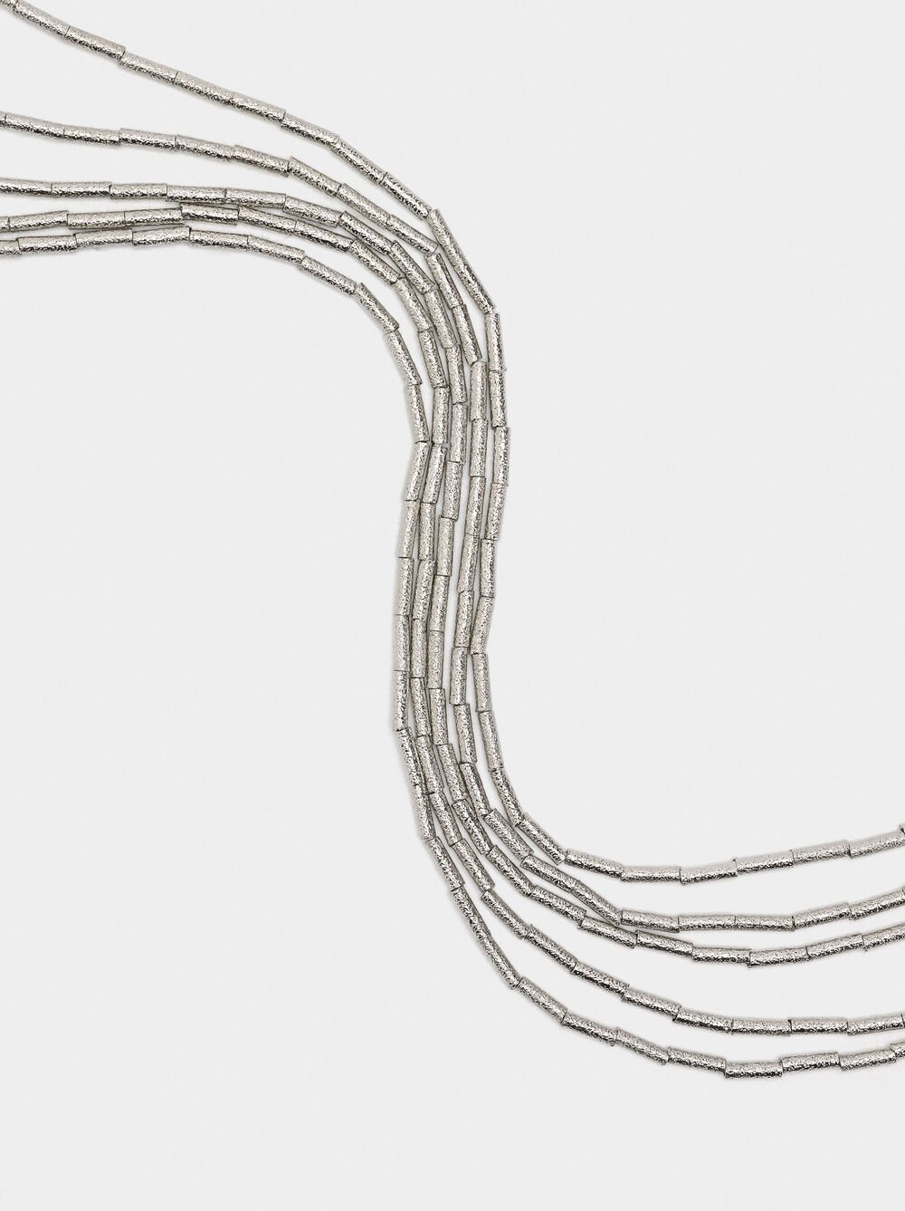 Multi-collar segmented with texture